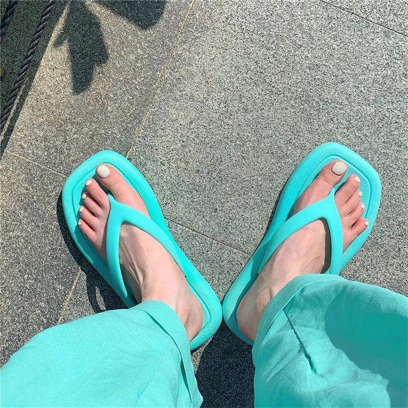 Fashion Solid Color Flip-Flops – Women’s Soft Bottom PVC Slippers for Everyday Comfort