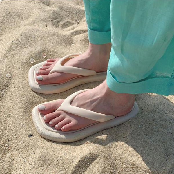 Fashion Solid Color Flip-Flops – Women’s Soft Bottom PVC Slippers for Everyday Comfort
