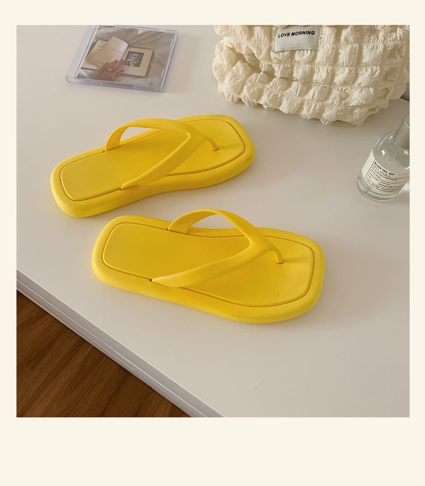 Fashion Solid Color Flip-Flops – Women’s Soft Bottom PVC Slippers for Everyday Comfort
