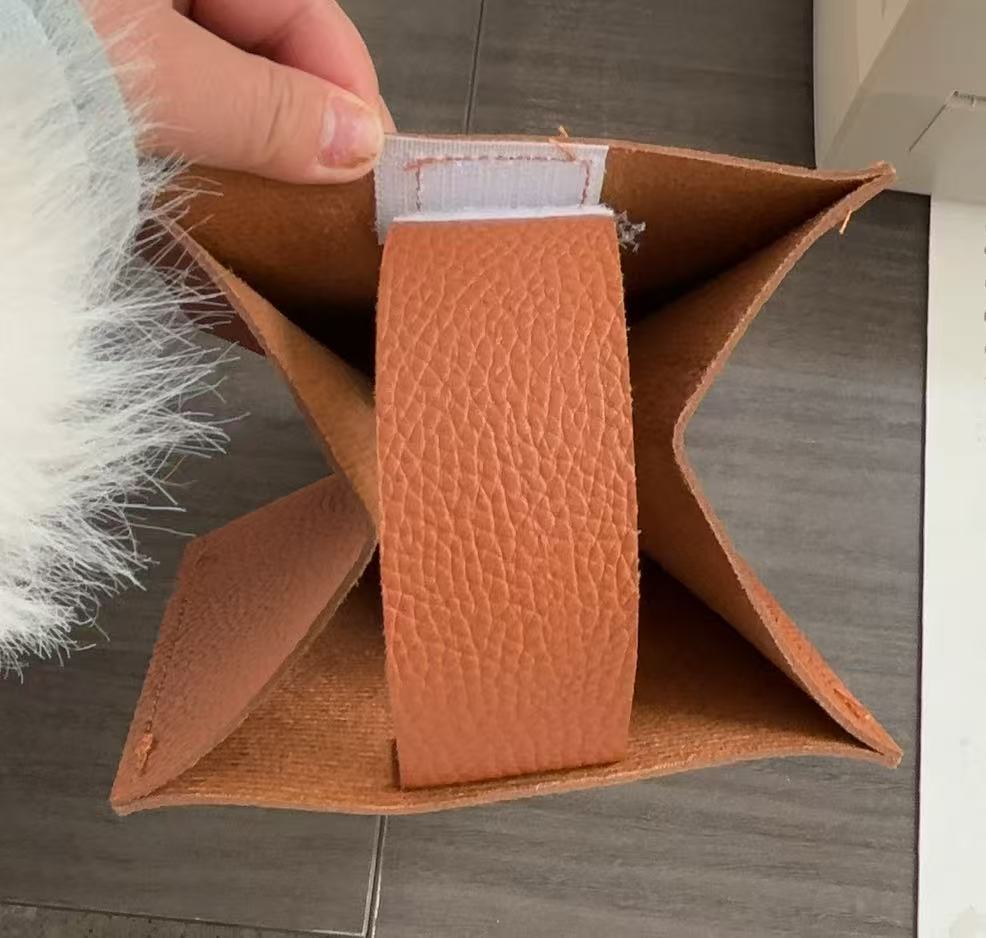 PU Leather Tissue Box – Foldable Rectangular Tissue Holder for Car, Home, Office, Bathroom & Hotel (Large & Small Sizes)