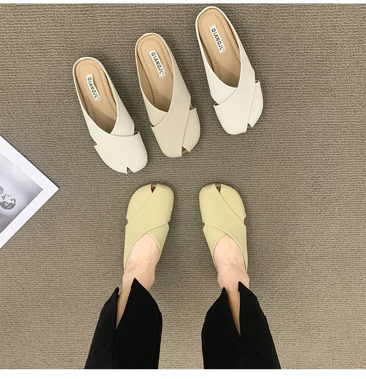 Chic Korean Style Toe-Covered Women's Slippers – Lightweight, Non-Slip & Wear-Resistant
