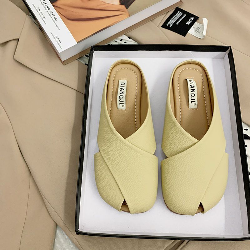 Chic Korean Style Toe-Covered Women's Slippers – Lightweight, Non-Slip & Wear-Resistant