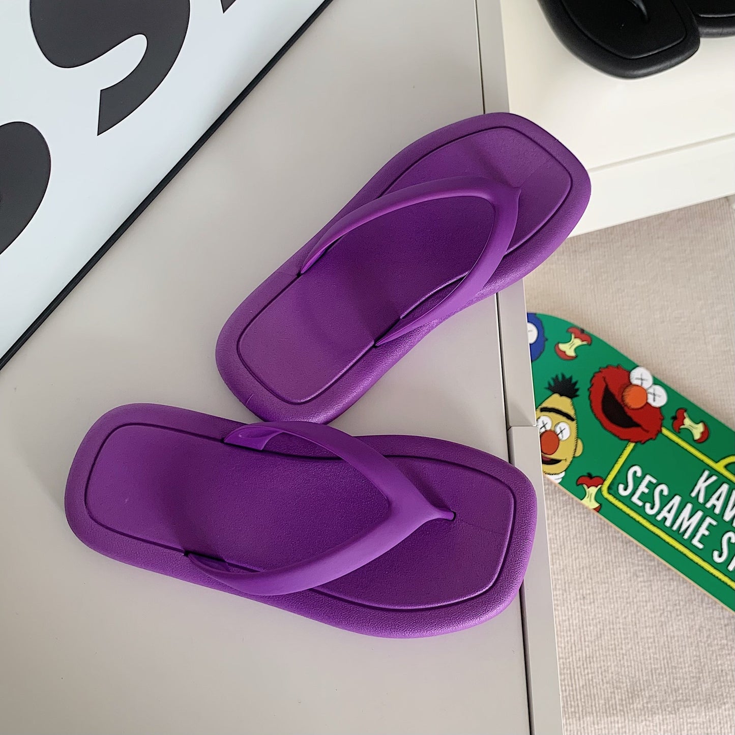 Fashion Solid Color Flip-Flops – Women’s Soft Bottom PVC Slippers for Everyday Comfort