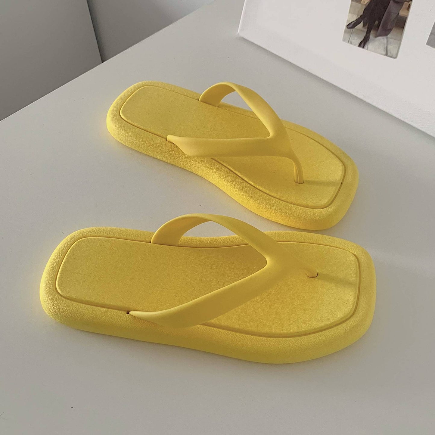 Fashion Solid Color Flip-Flops – Women’s Soft Bottom PVC Slippers for Everyday Comfort